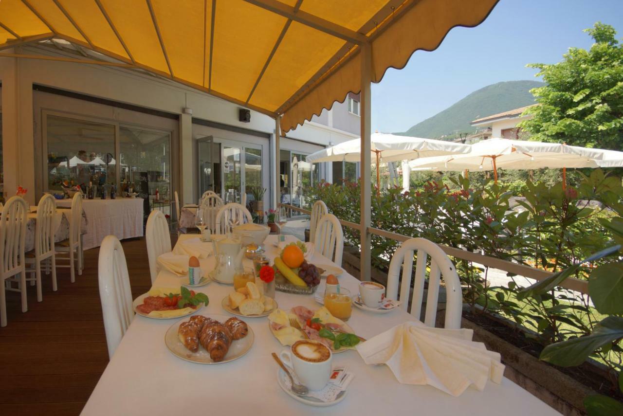 Hotel Lorena Toscolano Maderno Exteriér fotografie